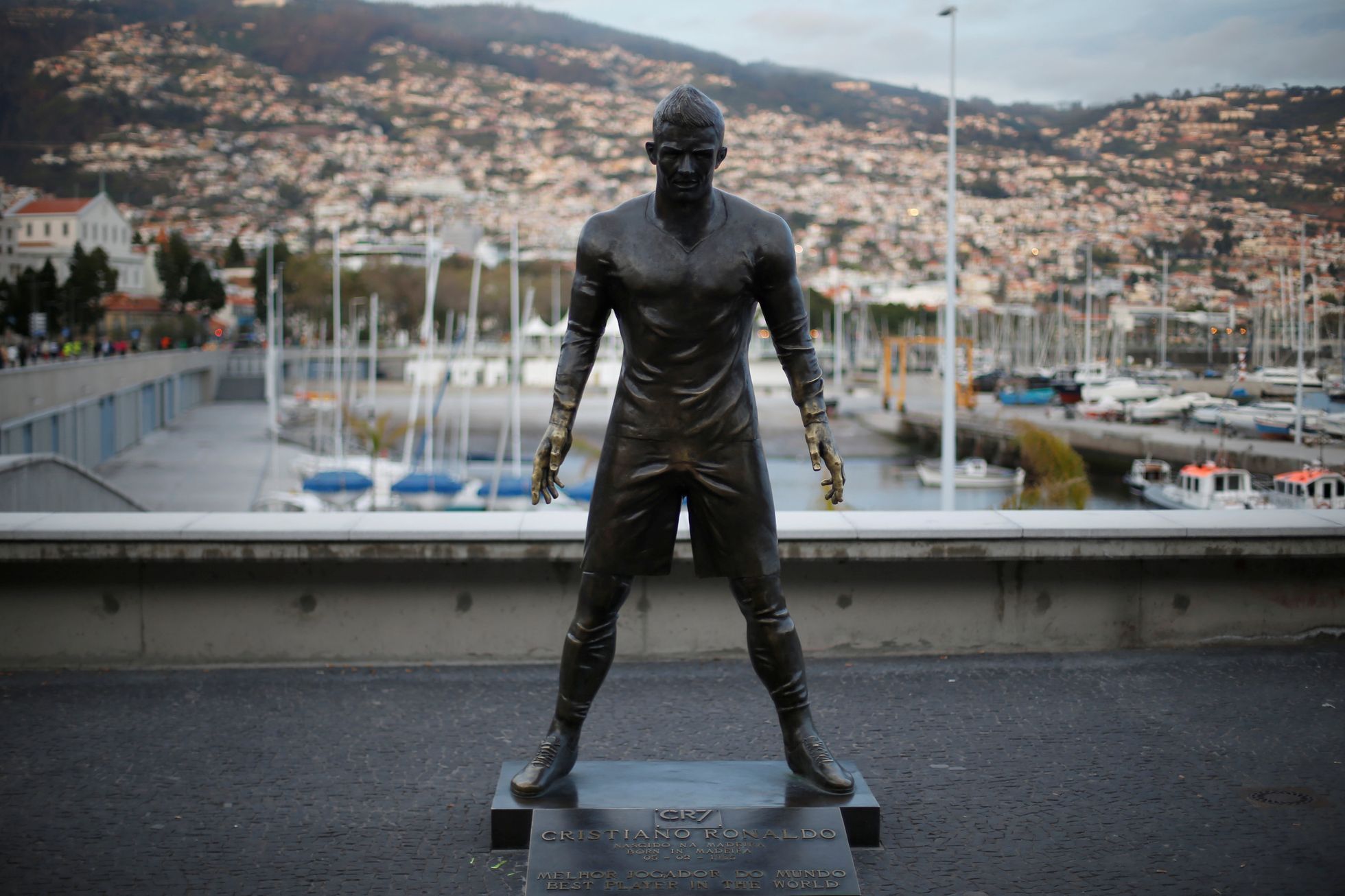 Ronaldo, velká socha
