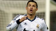 Cristiano Ronaldo a jeho Bílý balet prožívají extázi. Real přehrál Barcelonu v jejím svatostánku Nou Camp.