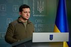 Prezident Zelenskyj: Ukrajina je v boji proti Rusku sama, většinu útoků ale odvrátila