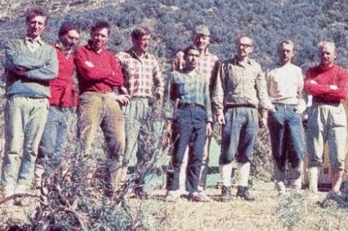 Poslední známý snímek horolezecké výpravy, který pouhý den před smrtící tragédií pořídil italský horolezec Cino Ghigi. 30. 5. 1970.