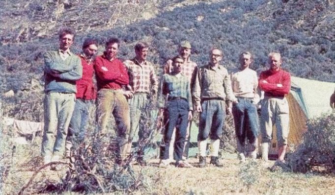 Poslední známý snímek horolezecké výpravy, který pouhý den před smrtící tragédií pořídil italský horolezec Cino Ghigi. 30. 5. 1970.