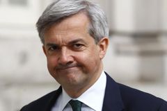 Britský ministr končí, vaz mu zlomilo šizení s pokutou