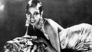 Josephine se díky své nespoutanosti a pohybovému nadání stala hvězdou pařížských podniků, jako byly Folies-Bergere nebo Casino de Paris.