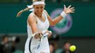 Běloruská tenistka Viktoria Azarenková v semifinálovém utkání Wimbledonu 2012 proti Američance Sereně Williamsové.