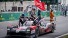 Toyota posádky Sébastien Buemi, Kazuki Nakadžima a Brendon Hartley v závodě 24 hodin Le Mans 2020