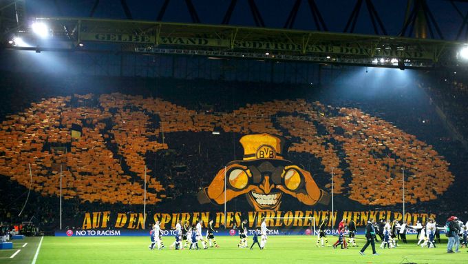 Podívejte se na úchvatné choreo, které vytvořili příznivci Borussie Dortmund před utkáním s Málagou.