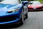 S Ferrari na Azurovém pobřeží. Duchovní nástupce Dina vám pocuchá vlasy