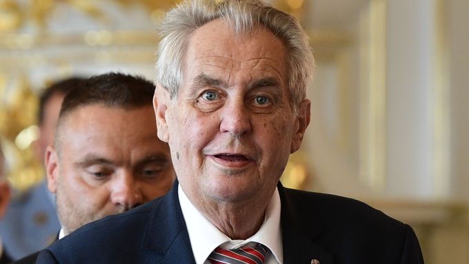 senioři seznamovací agentura uk skvělé první e-maily online datování