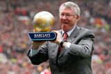 Sir Alex Ferguson si v lize nakonec s United připsal třináct titulů ( z celkových dvaceti, které United získali). A za to získal hned třikrát cenu pro trenéra roku (foto).