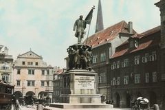 Praha 1 chce po více než sto letech vrátit sochu Radeckého na Malostranské náměstí