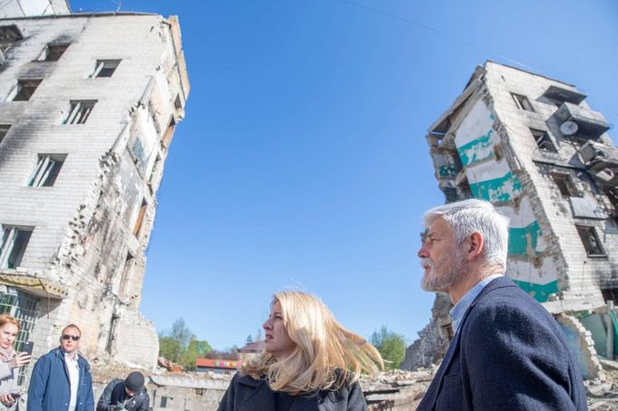 Český prezident Petr Pavel je společně se slovenskou prezidentkou Zuzanou Čaputovou na návštěvě Ukrajiny.