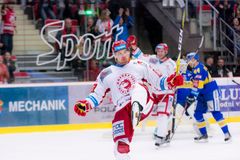 Třinec porazil Zlín po boji 2:1 v prodloužení, Sparta doma smetla Brno