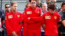 F1, VC Belgie 2019: Sebastian Vettel, šéf týmu Ferrari Mattia Binotto a Charles Leclerc při minutě ticha za zesnulého pilota F2 Anthoinea Huberta.