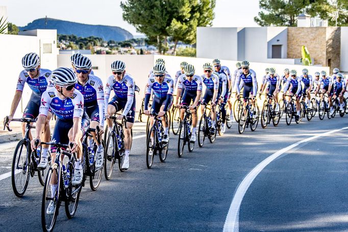 Soustředění cyklistického týmu Quick-Stepu ve Španělsku 2022.