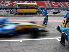 Do hry se opět vrátí zastávky v boxech s výměnou pneumatik.