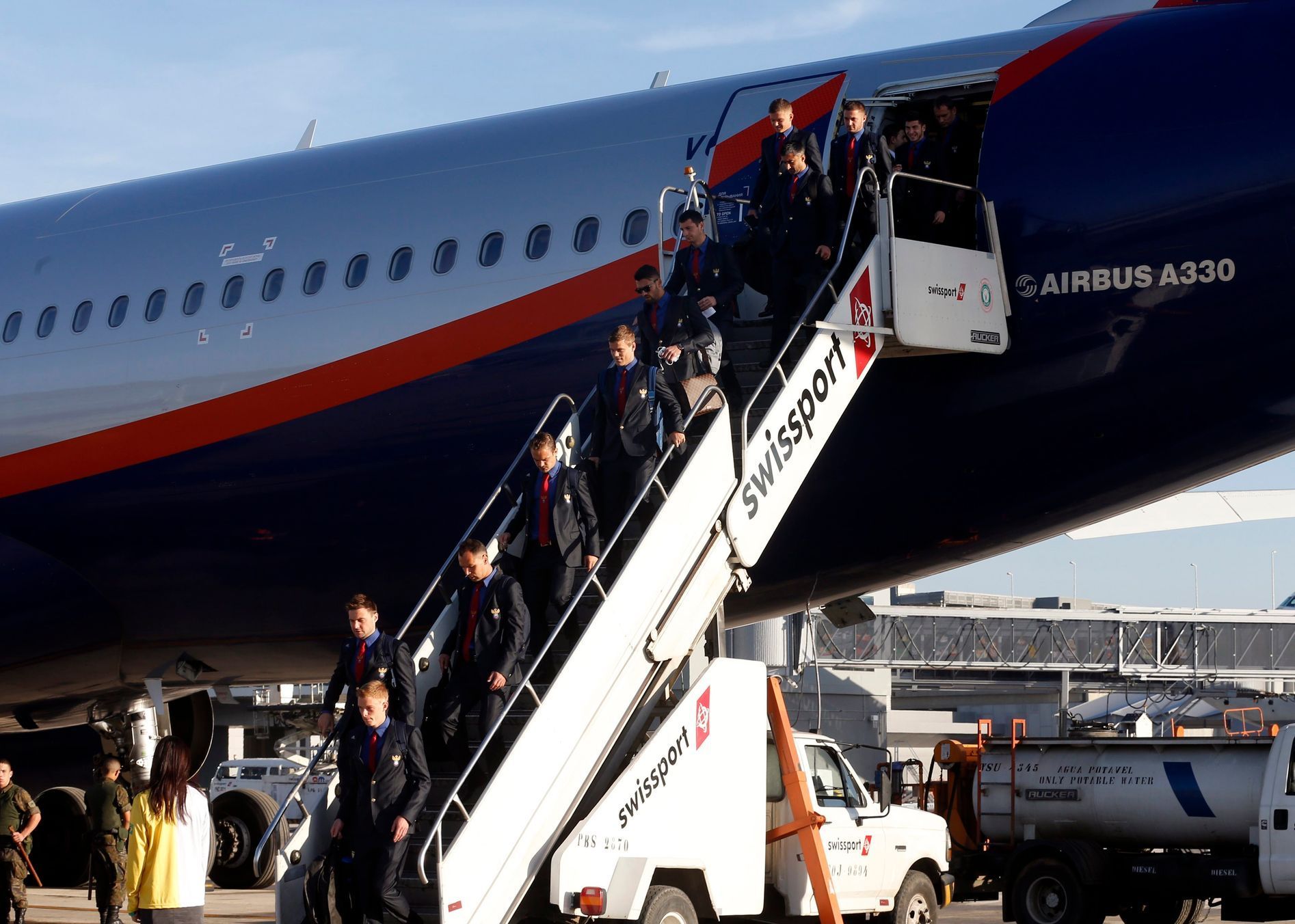 Přílet fotbalových reprezentací na MS