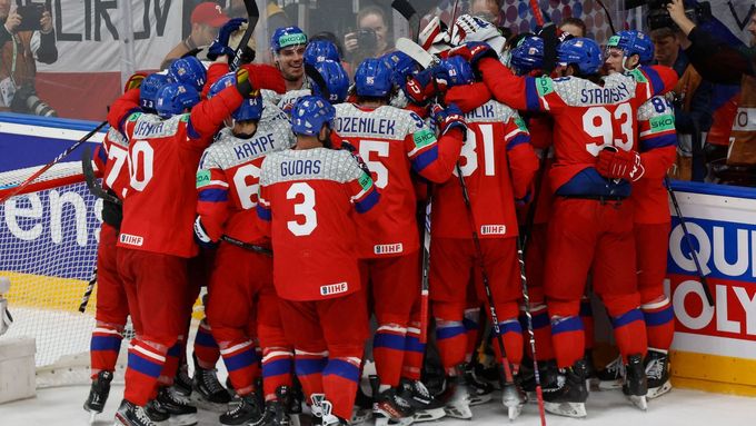 Čeští hokejisté slaví postup do semifinále