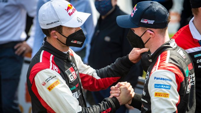 Piloti Toyoty Sébastien Ogier a Elfyn Evans v cíli Chorvatské rallye 2021