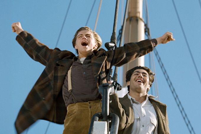 Leonardo DiCaprio ve filmu Titanic.