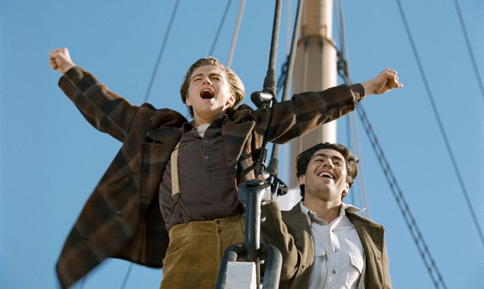 Leonardo DiCaprio ve filmu Titanic.