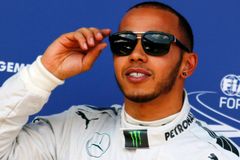 Mercedes má formu. Hamilton vyhrál kvalifikaci v Německu