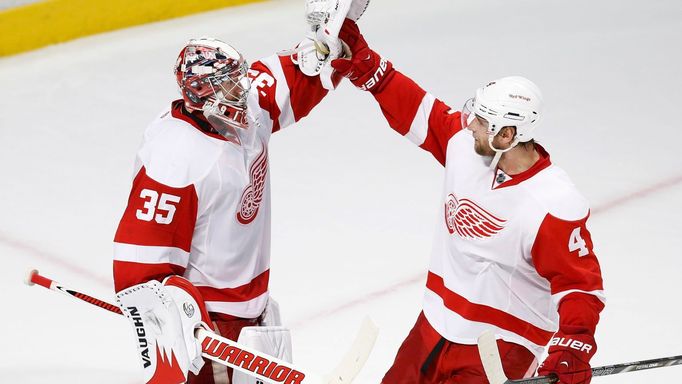 Kindl a Howard se radují z vítězství nad Chicagem v play off 2013