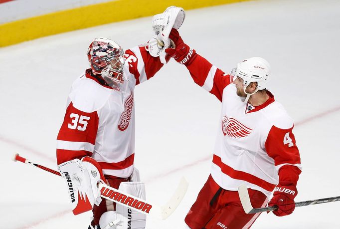 Kindl a Howard se radují z vítězství nad Chicagem v play off 2013