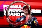 Max Verstappen z Red Bullu slaví triumf ve VC Číny 2024