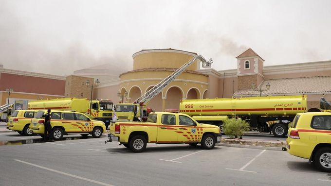 Snímek z požáru luxusního centra v Dauhá loni v květnu.