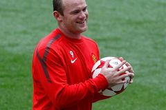 Trenér Anglie Capello slíbil Rooneymu: Na Euro pojedeš