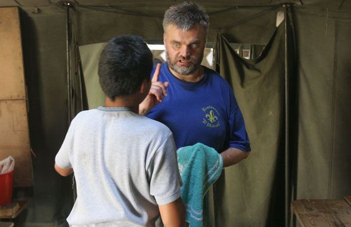 Pavel si zvyká na nové prostředí a rychle se učí.