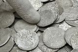 Mince z říčanského pokladu vypadají notně opotřebované. Jsou jakoby ohlazené dlouhým používáním, místy ražba skoro není vidět a v ruce působí spíše jako tenké plíšky.