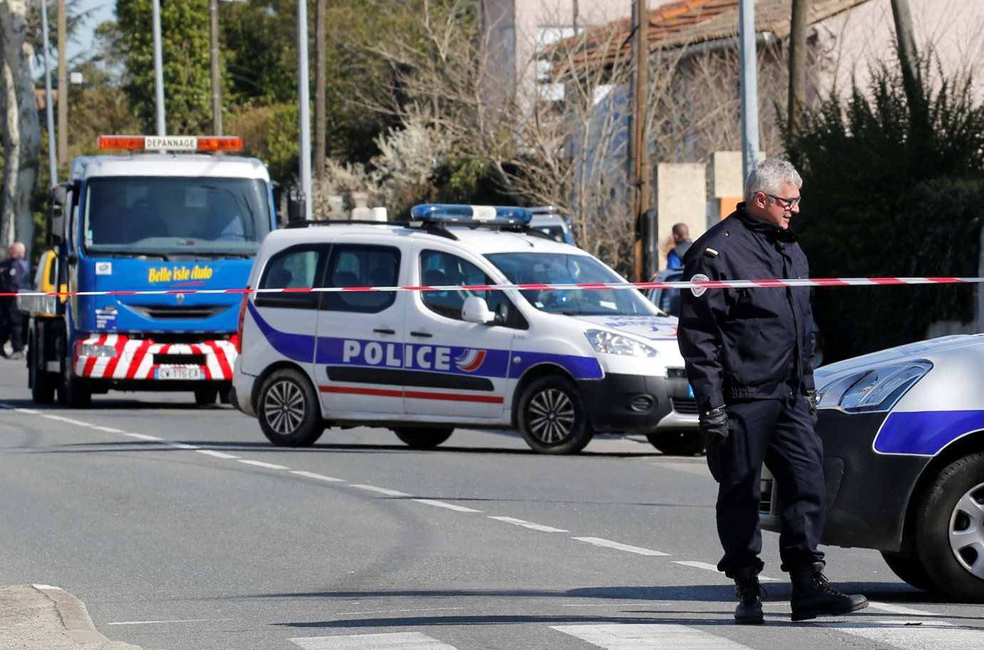 Francie -  Carcassonne - policie - útok
