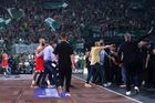Peklo po řecku: násilí, pokuty i stopka od vlády. Toxické finále se vymklo kontrole