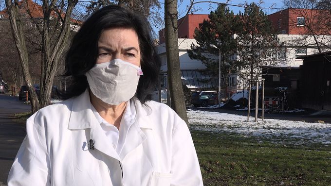 Život v pandemii: Druhá vlna - viroložka Naděžda Sojková o spolehlivosti testování na covid-19