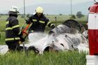 Pád malého letadla na Táborsku nepřežili dva lidé, stroj začal po nehodě hořet