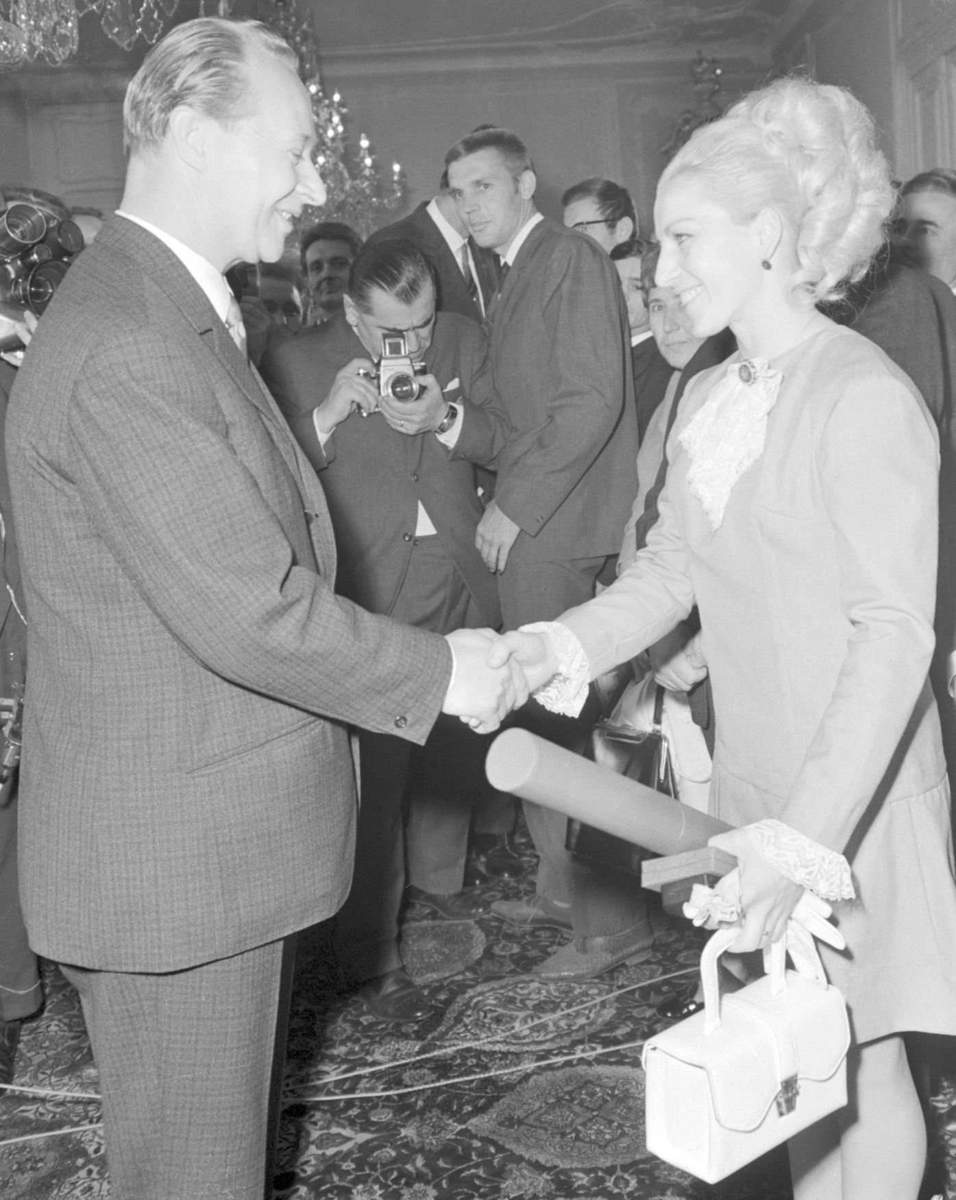 Věra Čáslavská a Alexander Dubček (1968)