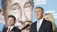 "Pokud mě pan prezident pověří sestavením vlády, budu vyjednávat tak, jak jsem slíbil, s kýmkoli mimo Pirátů," řekl Babiš s tím, že ANO je nejsilnější politická strana. Naznačil, že očekává, že prezident Miloš Zeman dodrží své slovo a jmenuje lídra nejsilnější strany, nikoli koalice.