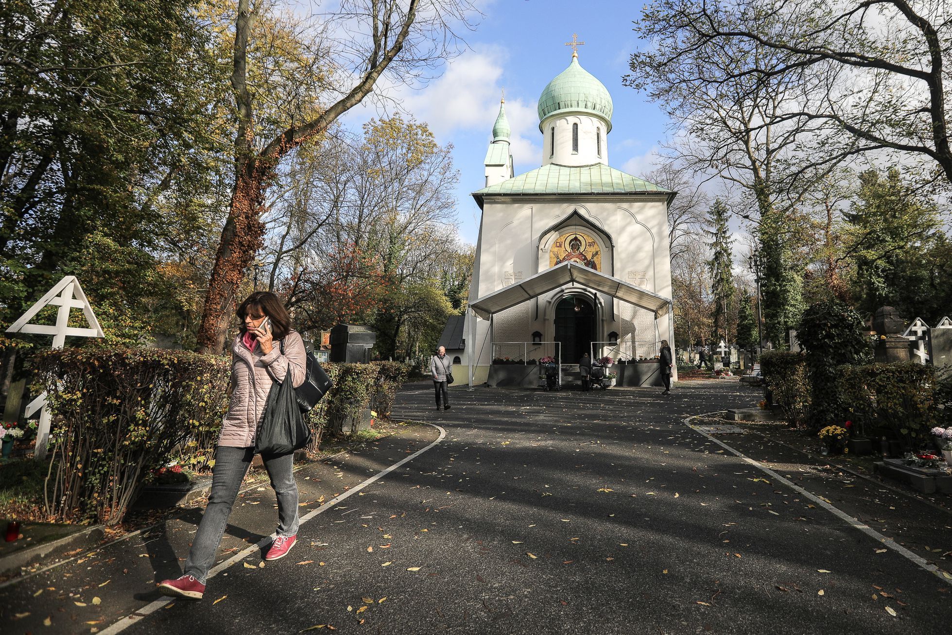 Olšanské hřbitovy - pravoslavný hřbitov a ruské hroby u kostela