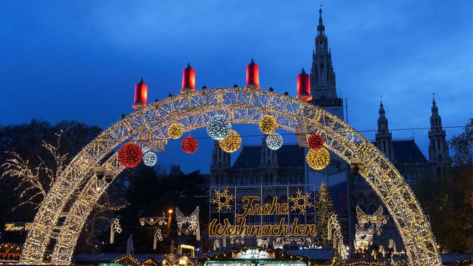 Rozzářená vánoční Vídeň na fotkách: sladký punč namíchaný z Klimta a Disneyho