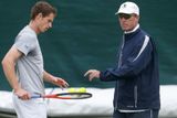 2. Ivan Lendl - Jako hráč tolik toužil po wimbledonském titulu, ale dosáhl jen na dvě finálové účasti. Sen se mu splnil až jako trenérovi, když nejslavnější tenisový turnaj vyhrál jeho svěřenec Andy Murray. "Bez něj bych to nikdy nedokázal," řekl britský tenista poté, co v neděli převzal trofej.