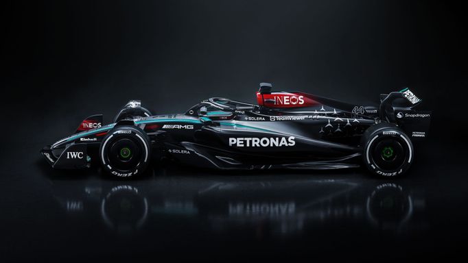 Mercedes-AMG F1 W15 E Performance