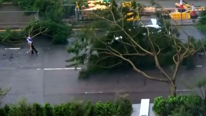 Silný vítr a záplavy. Tajfun Mangkhut zasáhl po Filipínách i Čínu