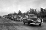 Historie Čajky odstartovala vlastně v roce 1950, kdy se představil její předchůdce - ZIM s typovým označením GAZ 12.