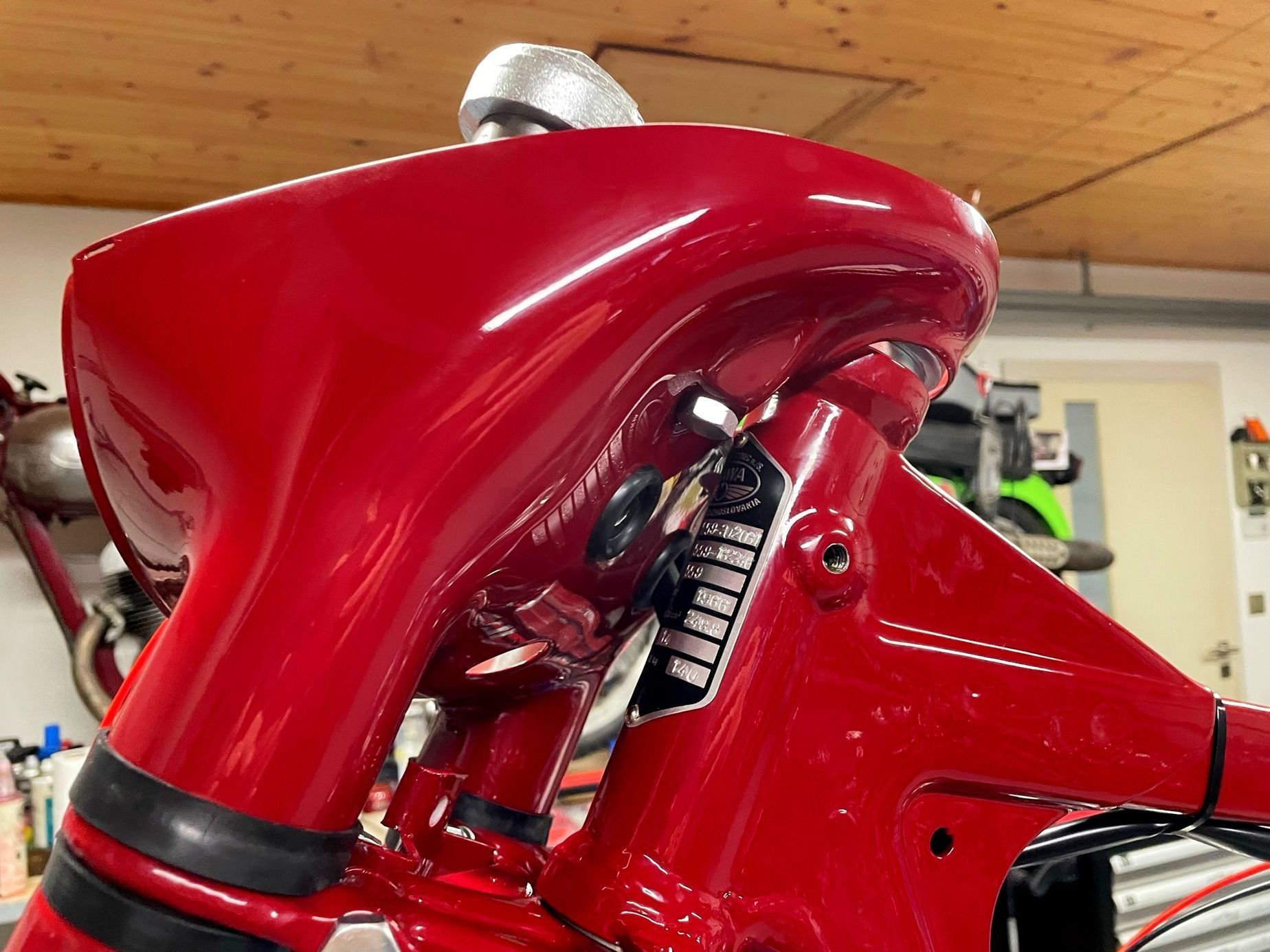 Renovujeme Jawu, 7. díl, první skládání motocyklu