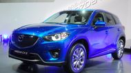 Mazda CX-5 skrývá v útrobách řadu moderních technologií. Design je už umírněnější než dříve.