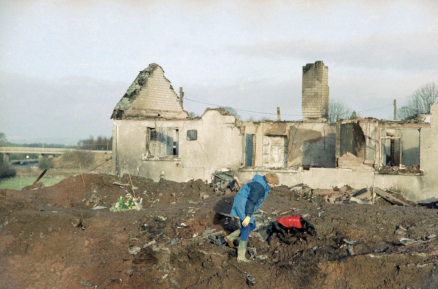 Lockerbie, Pan Am Flight 103, terorismus, bomba, letecká katastrofa, Lockerbie: A Search for Truth, televizní seriál, Zahraničí