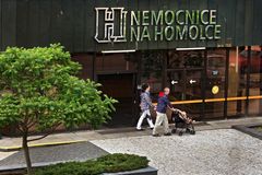 Kauza Homolka: Ředitel odvolal obviněného primáře