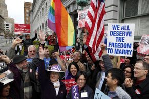 Zákonodárci státu Washington schválili sňatky homosexuálů