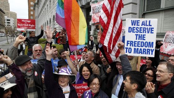 Zákonodárci státu Washington schválili sňatky homosexuálů